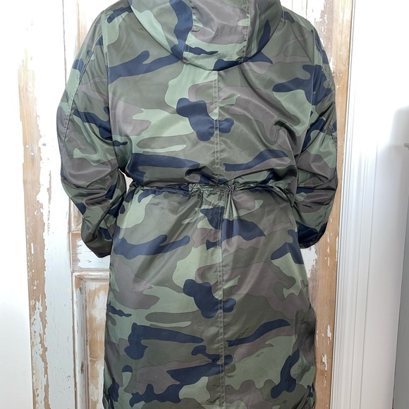 Camo wind breaker size 16-18 (Large) - Picture 4 of 11